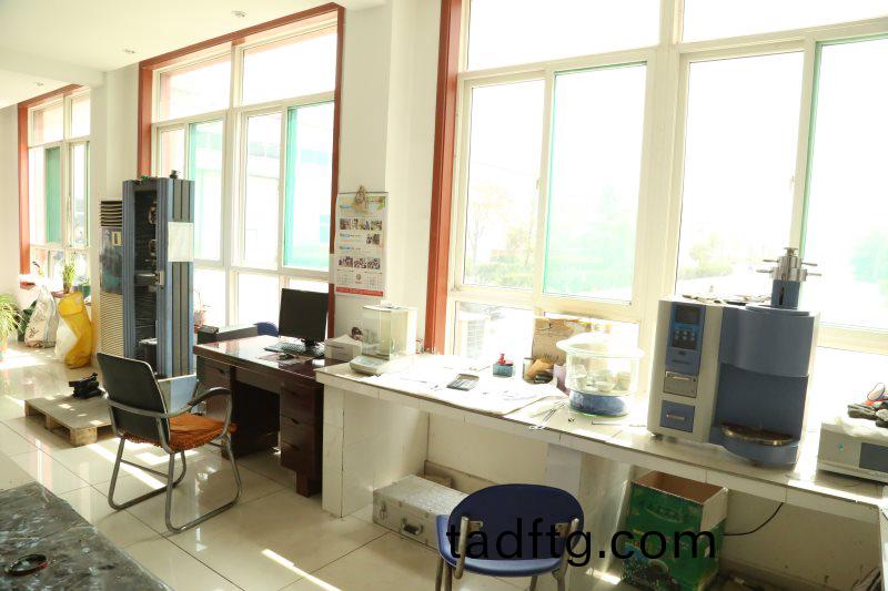 聯誼(yi)公(gong)司土工(gong)材(cai)料實驗室