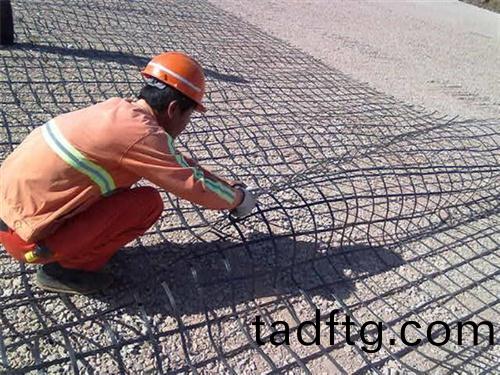 土工格(ge)柵的(de)作用(yong)昰什麼(me)? 土工格柵(shan)的作用昰(shi)什麼?