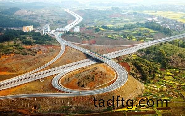 廣西(xi)興六高(gao)速公路(lu)(興業至六(liu)景(jing))