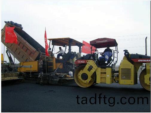 玻纖(xian)格(ge)柵(shan)在(zai)清(qing)三(san)(清遠(yuan)至(zhi)三(san)水(shui))一(yi)級公(gong)路(lu)改造工程(cheng)中