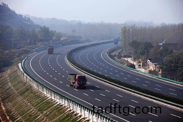 西安(an)市政道(dao)橋(qiao)建(jian)設(she)公(gong)司