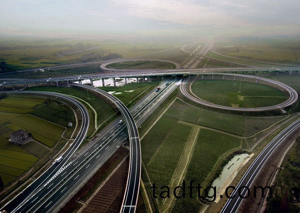 聯(lian)誼(yi)塑(su)料(liao)土工格(ge)柵在江(jiang)西昌(chang)金高速公(gong)路(lu)中(zhong)使(shi)用