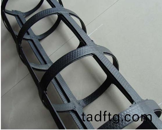 鋼塑(su)土工(gong)格柵(shan)